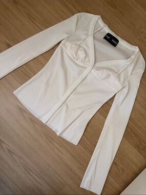RARE Tae Park Off-White Long Sleeve Bra-Detail Cardigan Top